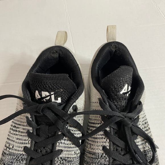 APL Women's Techloom Pro Black to Gray Athleisure Sneakers Lace Up Sz 7 - Picture 4 of 9